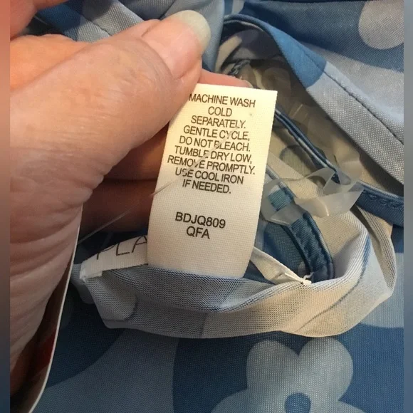 2/$20 Abstract trend knits women’s top - Picture 11 of 11